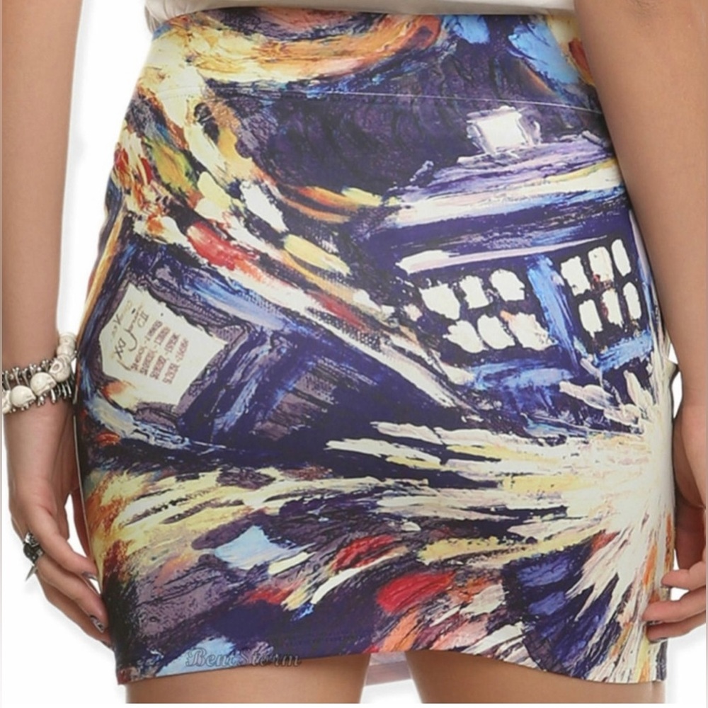 DOCTOR WHO By Her Universe Exploding Tardis Van Gogh Mini Skirt Size Small